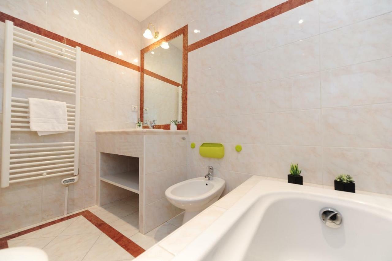 Le Savoy Palace - Five Stars Holiday House نيس المظهر الخارجي الصورة